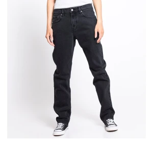 Jeans - Säljer mina jeans från lager157! Inget märkvärdigt, helt oanvända. Köpte för 300kr