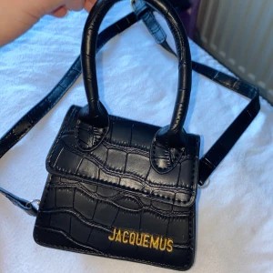 Jacquemus väska - Mini Jacquemus väska, helt ny, aldrig använd, bra i skick