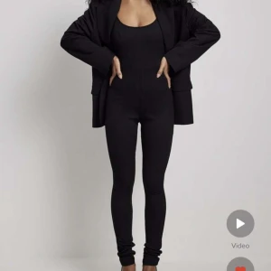 Jumpsuit - Jumpsuit från hanna schönbergs kollektion i strl 36, helt slut på hemsidan. 350 kr!