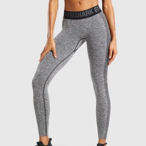 Gymshark leggings - Riktigt snygga byxor från gymshark, tyvärr för små, aldrig testat  Köpare står för frakten 