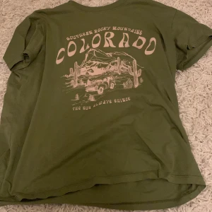 Grön T-shirt. - Fin grön somrig T-shirt🤍