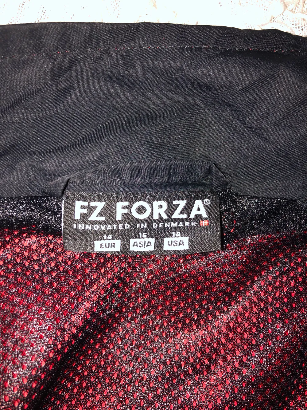 ❗️FINNS KVAR❗️En tunn jacka från Fz Forza, väldigt bekväm och snygg jacka, uppskattad storlek m-l på mig som har s/m i överdelar🥰💞säljer för 150kr. Jackor.