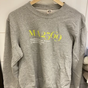 Sweatshirt  - Fin sweatshirt, aldrig använd 