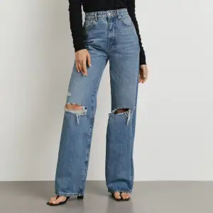 Jeans från Gina tricot modell Idun wide storlek 34 i fint skick! 