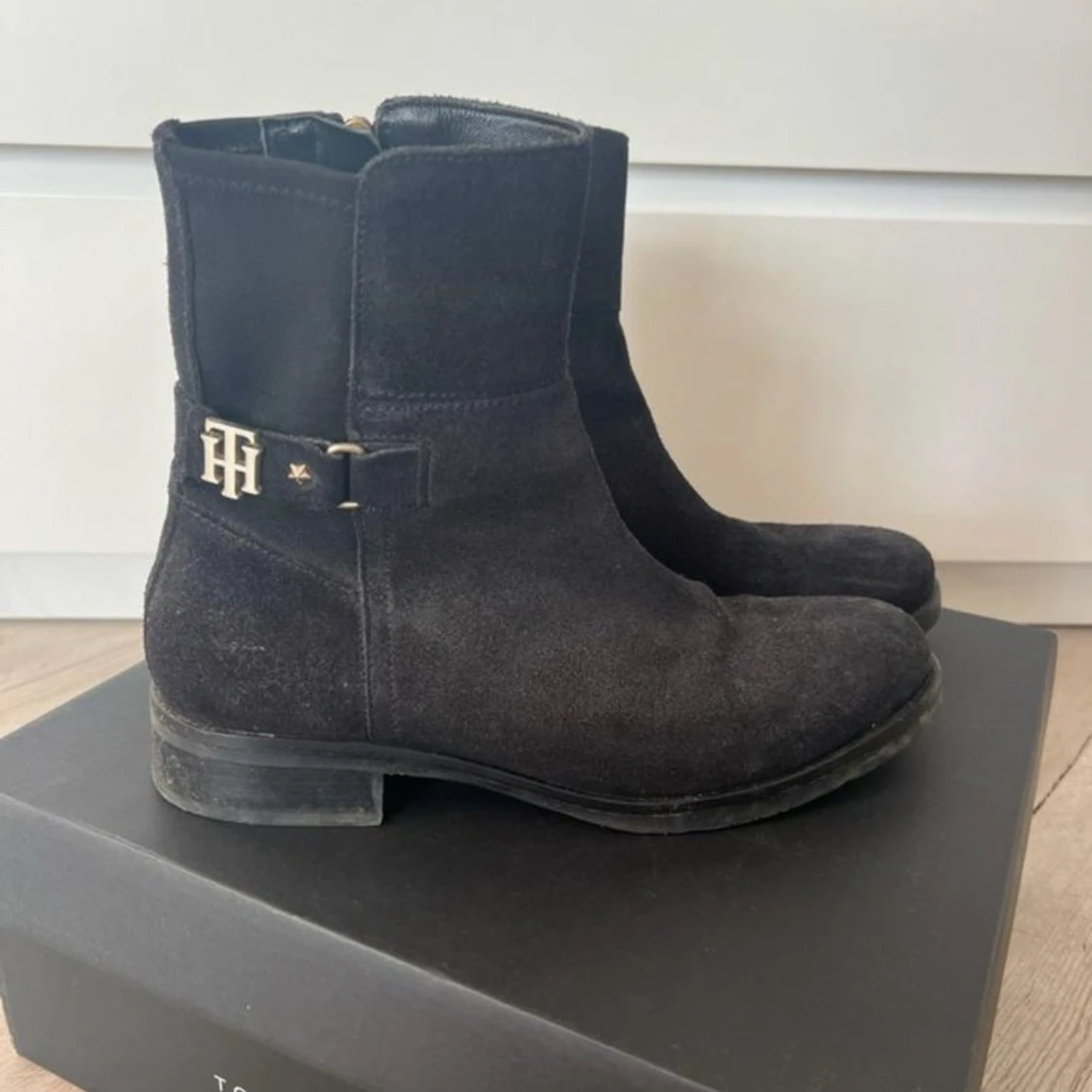 Tommy Hilfiger boots 