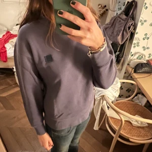 Acne tröja  - Acne tröja! Så snygg färg och fit. Strlk XXS men passar XS!!!