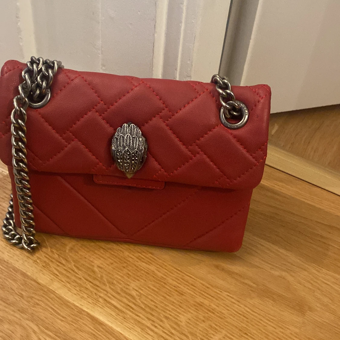 Röd kurt geiger väska