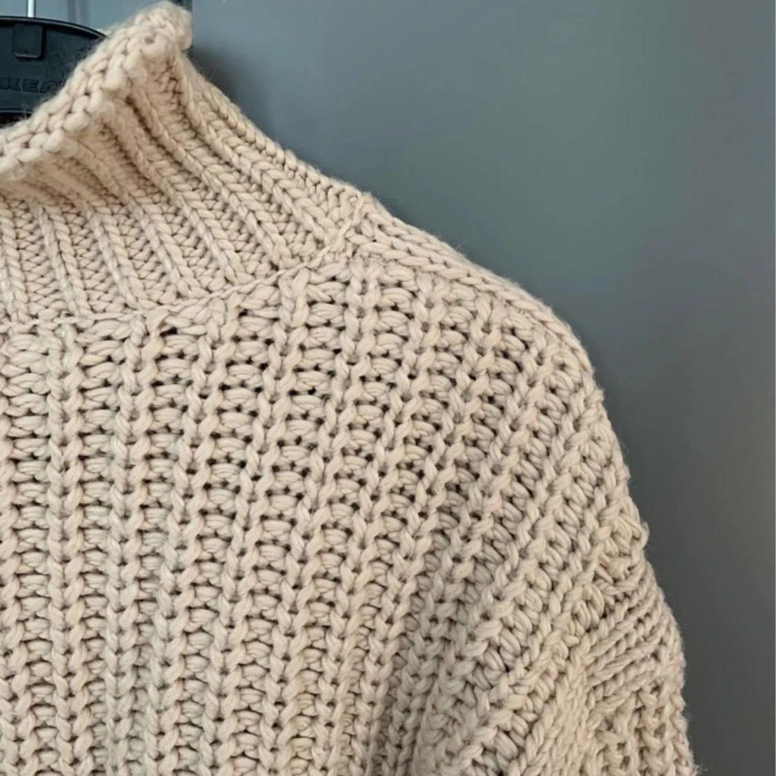 Varm stickad tröja från H&M  - 90