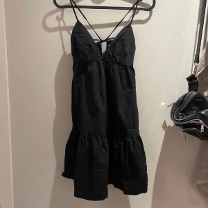 Zara klänning - Slutsåld! Använt en gång. Direktköp 300