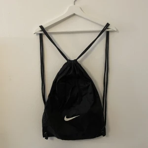 Gympapåse Nike - Klassisk nike gympapåse i mycket gott skick
