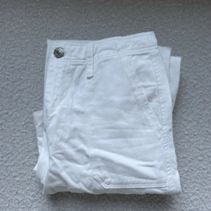 Cargobyxor - Cargobyxor från ZARA - Använda en gång - Jättefint skick 