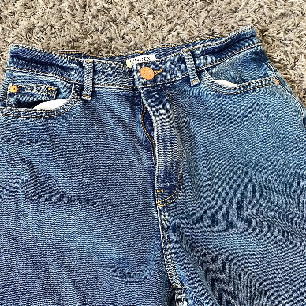 Fina knappt använda jeans ifrån Lindex!. Jeans & Byxor.