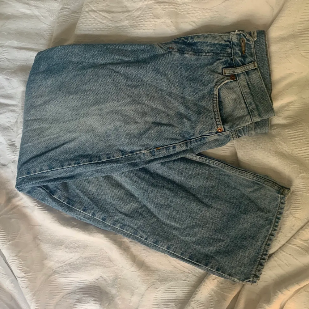 De är för små för mig som man kanske ser men när de passade var de riktigt sköna 👍. Jeans & Byxor.