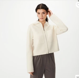 Cardian kofta - Säljer denna kosta från Åhléns som är slutsåld. Då jag tycker att den sitter förstort på mig. Andvänd 2 ggr 