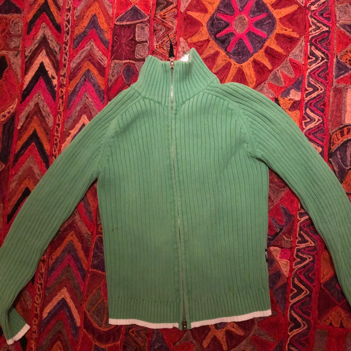 Grön stickad zip-up