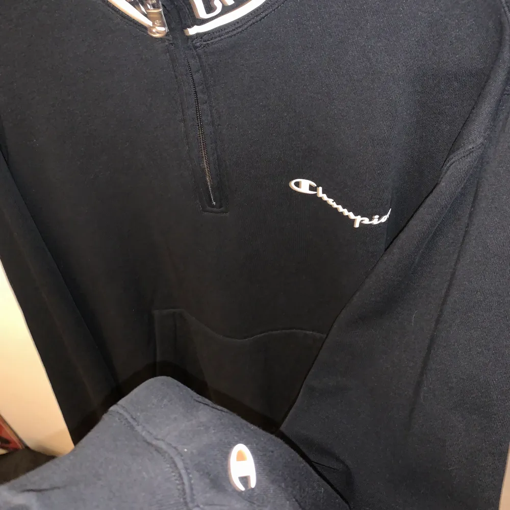 Champion half zip sweatshirt svart original 629kr kvitto från zalando.. Hoodies.