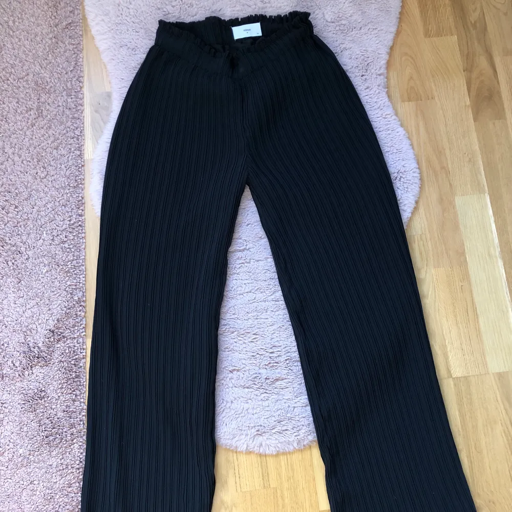 En super fint byxor från Danmark i svart. Passar perfekt till allt. Jeans & Byxor.