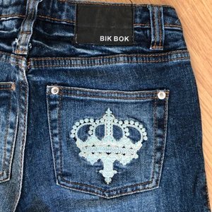 feta lågmidjade jeans - as feta lågmidjade jeans! dunder skick. storlek S köparen står för frakt💚