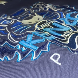 Kenzo kids (14år)  - Bra skick, köpt på boozt för ungefär 800 kr om jag minns rätt💗💗💗💗