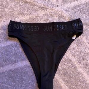 Söt bikini underdel - Jätte fina high waisted bikini trosor. Dessa är super bekväma och går å styla till vilken överdel som helst