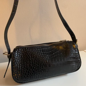 Väska - Väska från Nelly, oanvänd! 