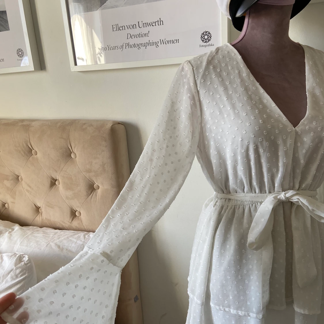 Studentklänning med trumpetarmar  - 90