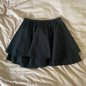 Kjol från weekday - knappt använd kjol från weekday i storlek S! Frakt ingår inte i priset❣️