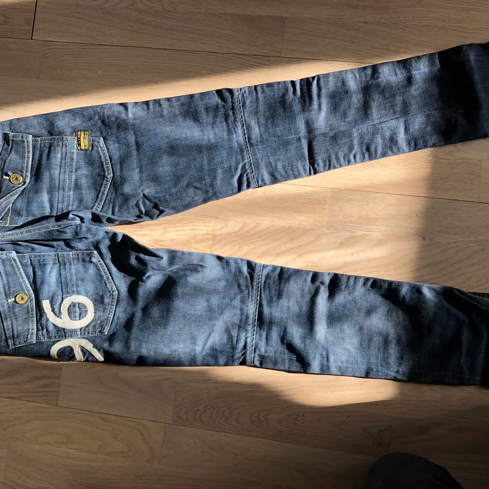 Fint skick storlek 25. 96 gstar populära jeans. Jeans & Byxor.