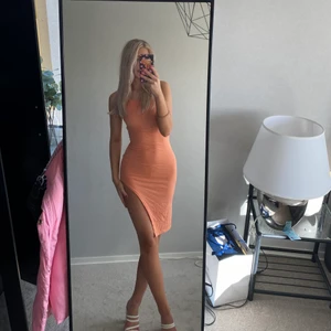 Klänning med slits - Orange klänning med slits