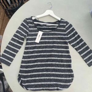 Randig topp storlek XS - Prislapp kvar!