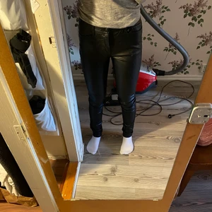 Skinn byxa  - Aldrig använd. Skinnbyxa från Vera Moda 