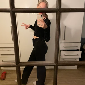 Kostymbyxor  - Säljer mina populära kostymbyxor från madlady då jag tycker att den är för stora i midjan. Dem är lide noppriga över låren men annars jättefina. kom privat om ni vill ha fler bilder💞