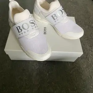 Helt nya boss skor till salu andvända en eller två gånger Max  