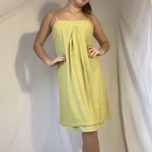 Klänning  - Secondhand klänning 