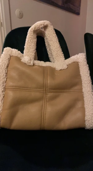 Väska - Helt nya från Stand studio 