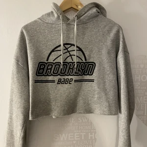 Grå tröja  - Croppad grå tröja med huva 💕