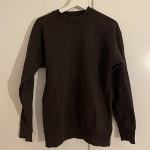 Brun tröja  - Oanvänd 