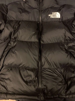 North face jacka - Svart north face jacka storlek l, helt ny