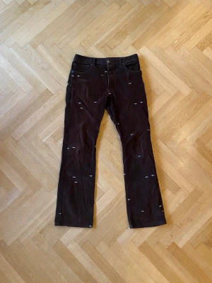 Phipps Bootcut Pants 32 - Phipps bootcut cord pants 32 with embroidered stars, bought at VooStore in Berlin.