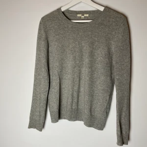 Stickad cashmeretröja - Supermjuk stickad tröja från Uniqlo. 100% cashmere 