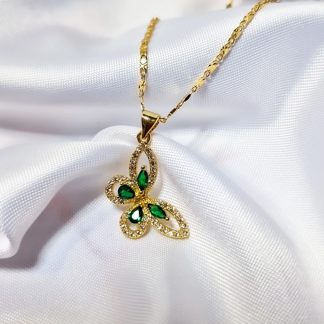 Lucky butterfly necklace 