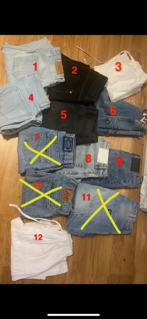 Billig jeans/linnebyxor utförsäljning 🤙🏼 - Bilder finns! 1- s34 70kr 2- w30l32 150kr 3- linnebyxor xxs 150kr 4-  s 34 150kr 5- junkyard w26  100kr 6- ca w27 150kr 7- ca w26 l30 80kr 8- zara storlek 38 100kr 9- 27/30 50kr 10- 26/30 200kr 11- dickies 26/30 200kr 12- linnebyxor storlek ca 26/32 150kr