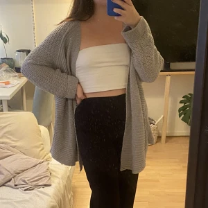 Stickad kofta  - Köpt på gina