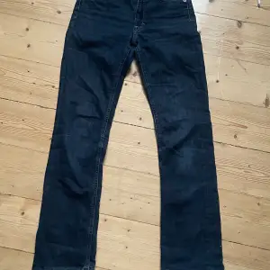 Superfina Filippa K jeans i storlek 28/32. Säljer då de är försmå för mig. 
