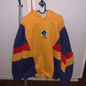 Hoodie - Knappt använt Jätte skön o mysig  Väldigt stor 