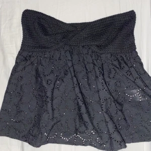 Volangtopp - Gullig topp till sommaren🤍Storlek S men den är ganska liten i storleken, så skullle säga xs