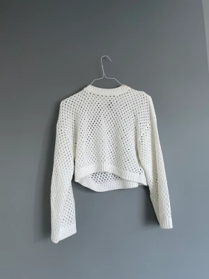 Croppad tröja - snygg kort hålig tröja 