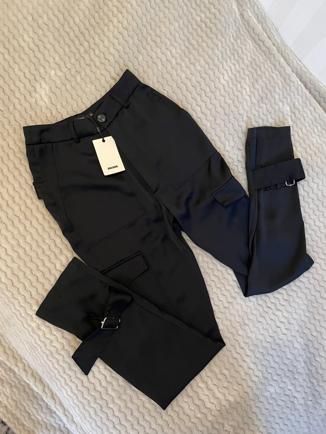 Kostymbyxor från Bikbok strlk 34 - 90