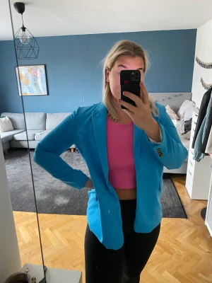 Blå kavaj  - Blå kavaj i storlek 42, grymt skick!