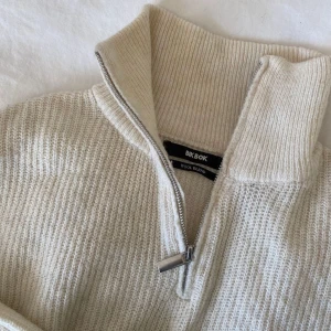 Zip up bikbok - Från bikbok i storlek M men passar även S❤️lånade bilder